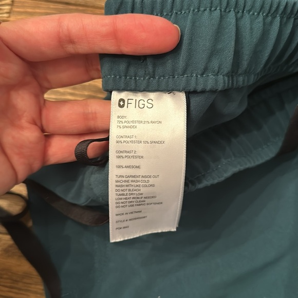 FIGS scrubs- technical collection - Picture 7 of 7